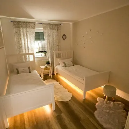 - In Der Naehe Phantasialand Bruehl Und Palmenparadies Therme Euskirchen *