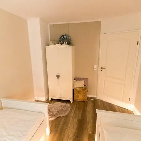 - In Der Naehe Phantasialand Bruehl Und Palmenparadies Therme Euskirchen *