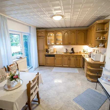 - In Der Naehe Phantasialand Bruehl Und Palmenparadies Therme Euskirchen * Swisttal