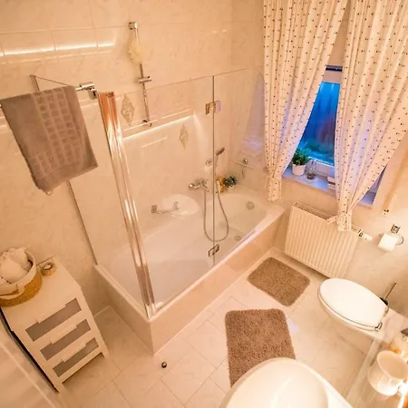 - In Der Naehe Phantasialand Bruehl Und Palmenparadies Therme Euskirchen Διαμέρισμα Swisttal