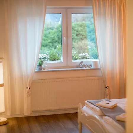 - In Der Naehe Phantasialand Bruehl Und Palmenparadies Therme Euskirchen * Swisttal