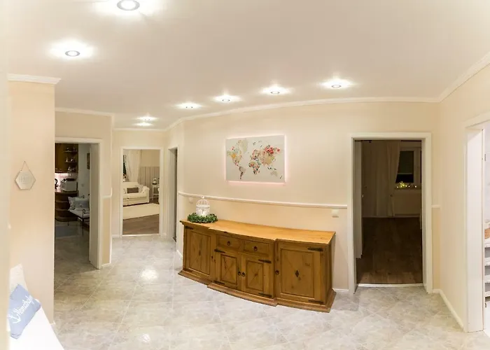 - In Der Naehe Phantasialand Bruehl Und Palmenparadies Therme Euskirchen *