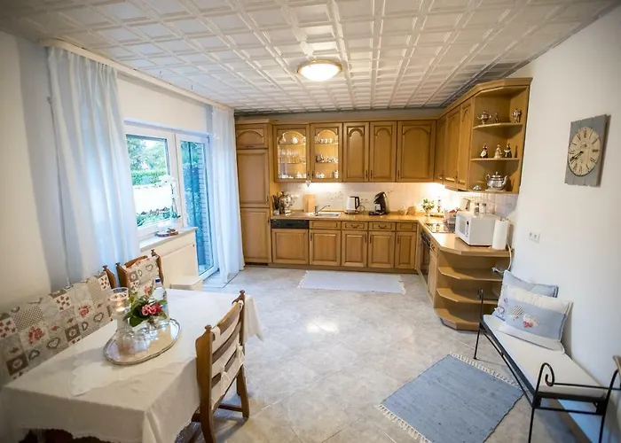 - In Der Naehe Phantasialand Bruehl Und Palmenparadies Therme Euskirchen * Swisttal