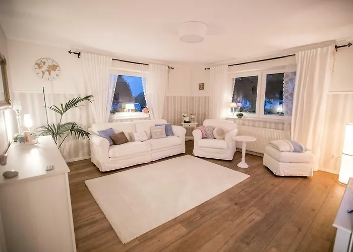 - In Der Naehe Phantasialand Bruehl Und Palmenparadies Therme Euskirchen Appartement Swisttal