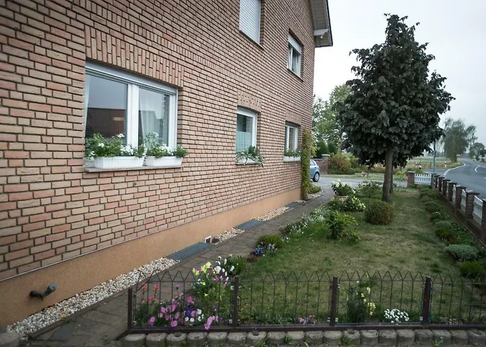 - In Der Naehe Phantasialand Bruehl Und Palmenparadies Therme Euskirchen Appartement *